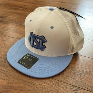 UNC Chapel Hill Hat Nike True Fitted Baseball Cap Dri Fit Tar Heels Size 7 3/4